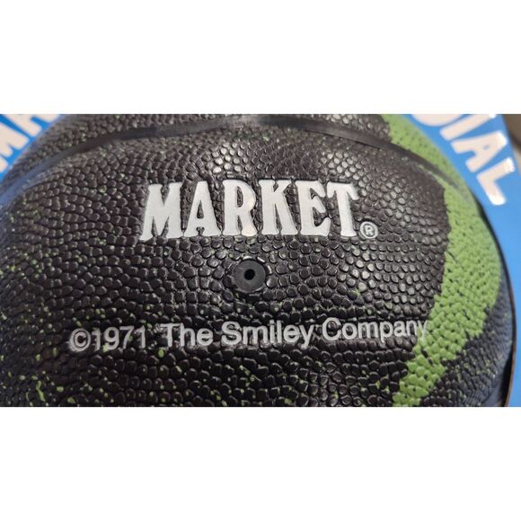 MARKET CHINATOWN MARKET SMILEY BITMAP BASKETBALL 29.5" NIB - Picture 5 of 8